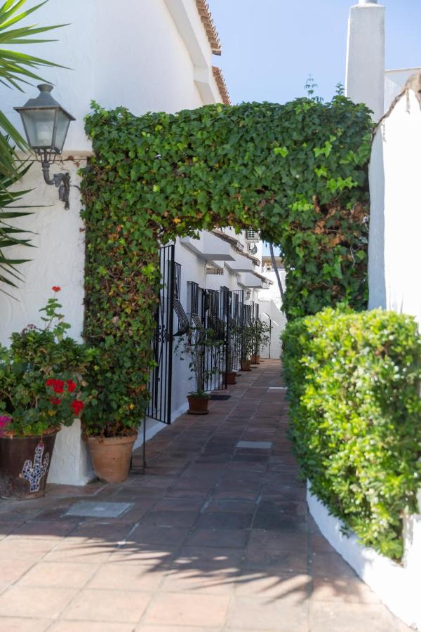 דירות אסטפונה Casa Con Jardin Junto A La Playa מראה חיצוני תמונה